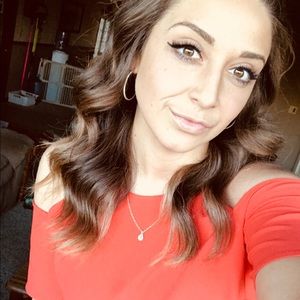 Meet your Posher, Marisa